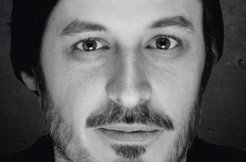 DaMos_by_M.Brooks_Portrait